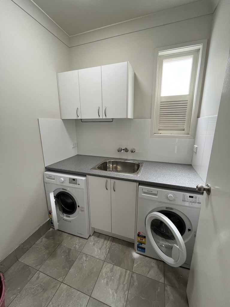 spring hill self-contained studio w FF A/C bills-in, 1P