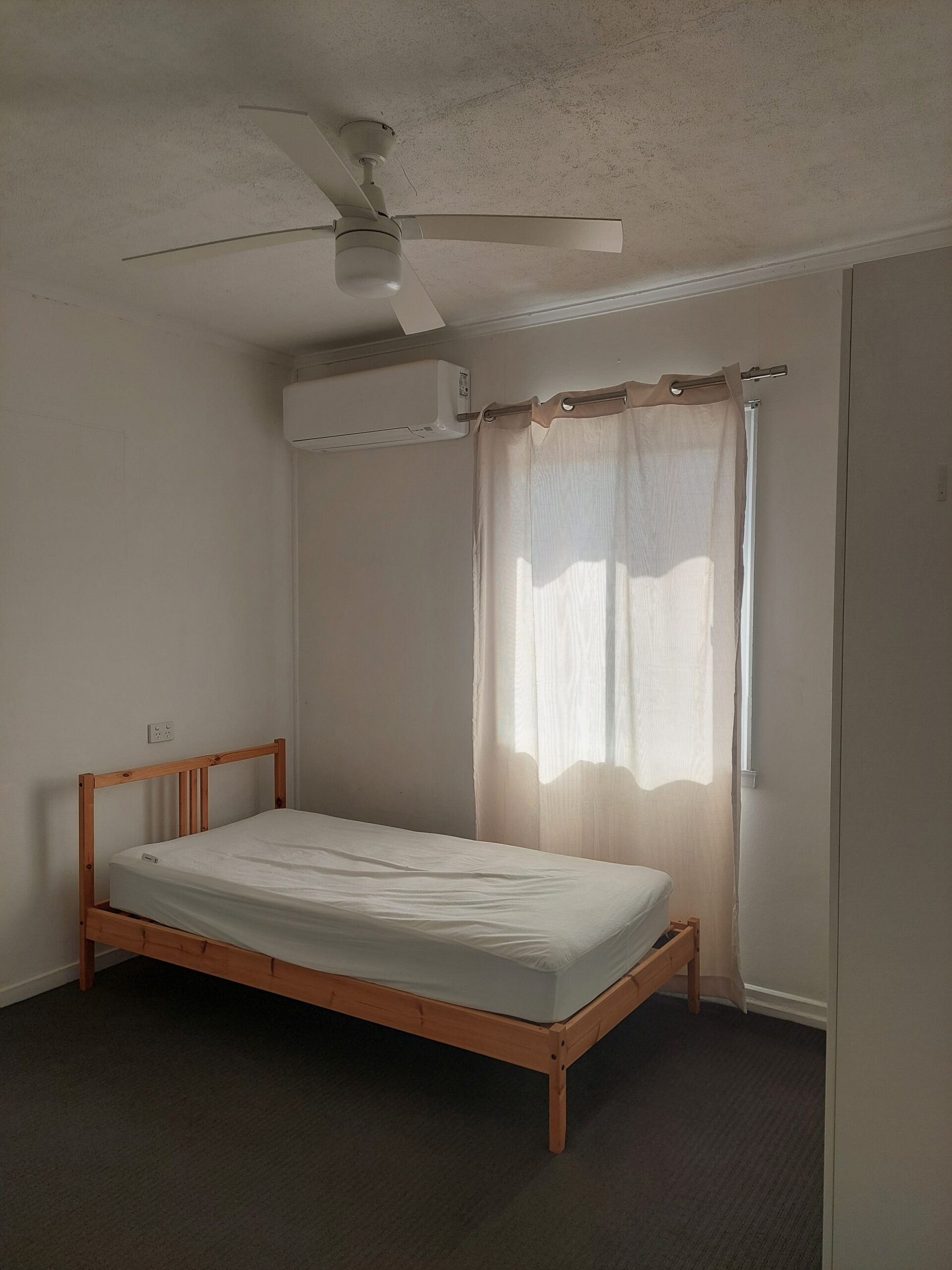 3 Rooms available for rent in Rocklea
