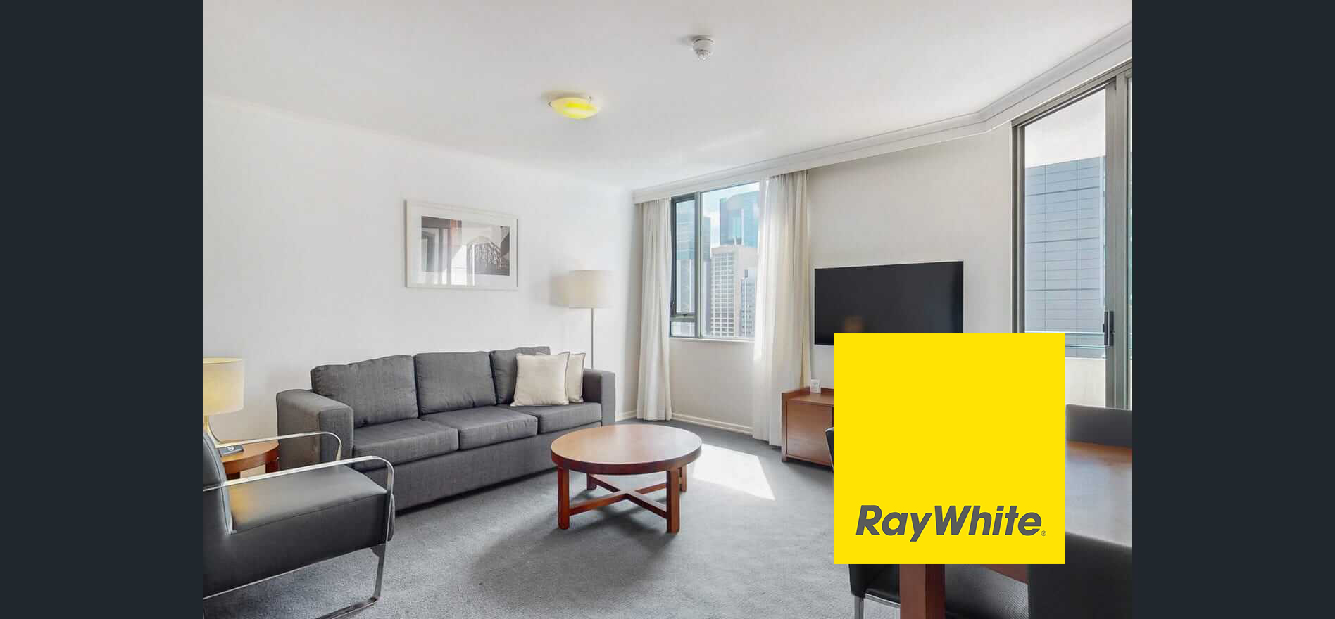 Stylish One Bedroom Apartment Furnished Located in Charlotte Street