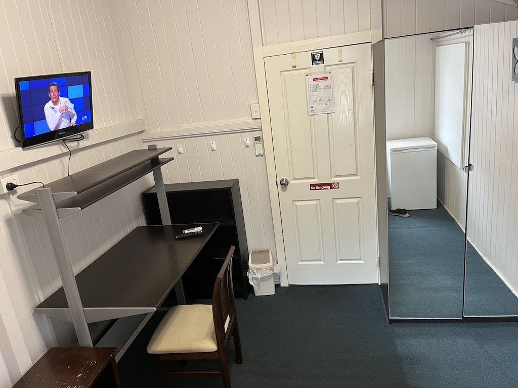 nice air-con’d rooms Nr Auchenflower station.