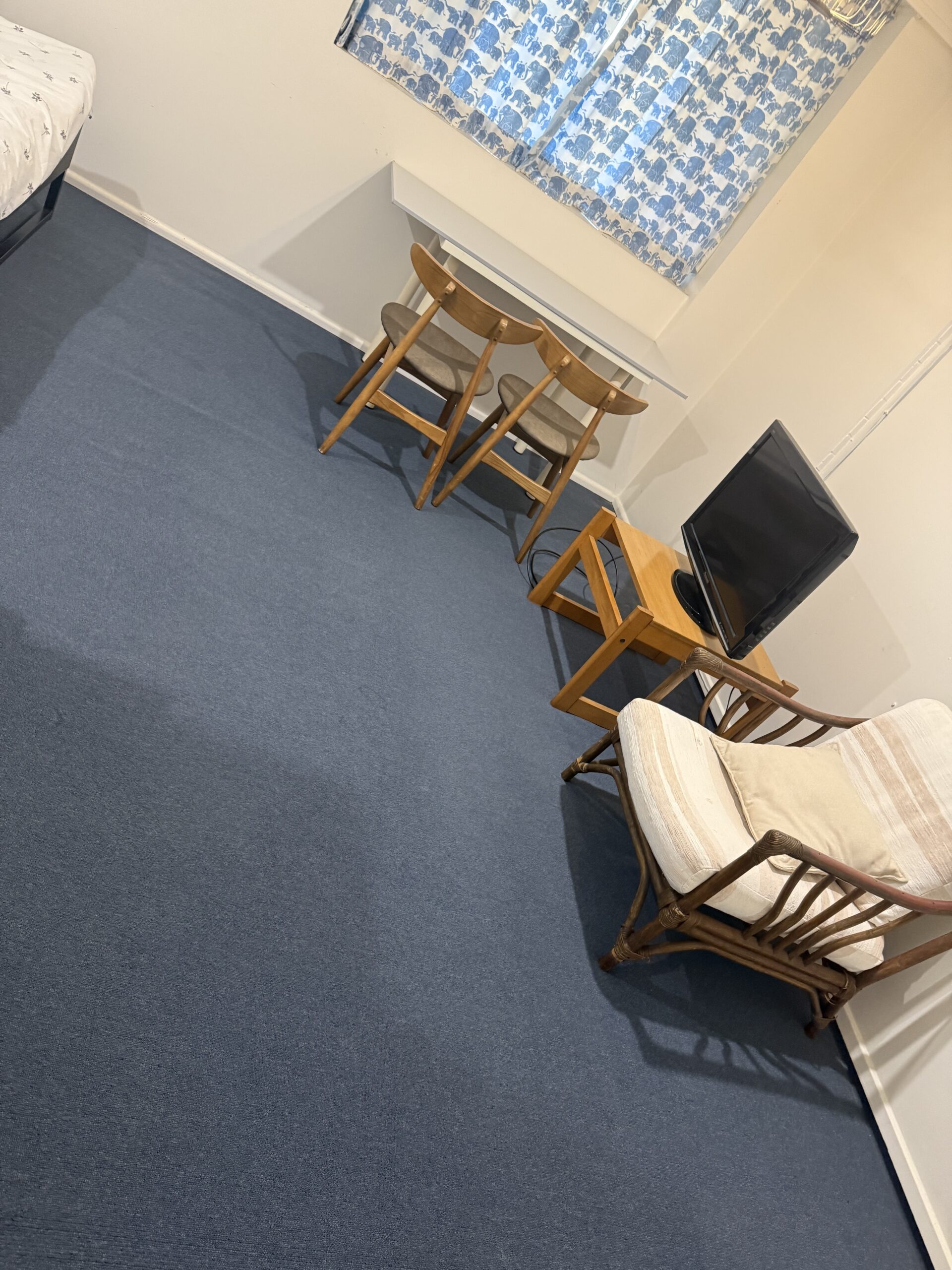 Couple room to rent